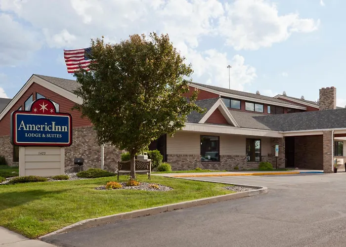 Hotel Americinn By Wyndham West Acres Fargo