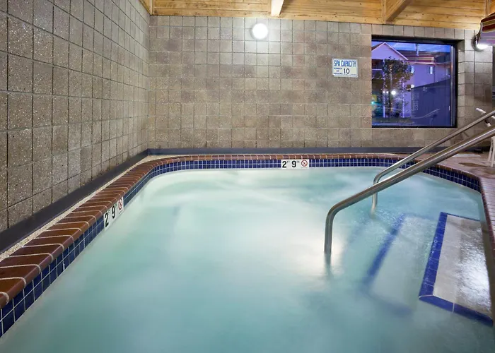Americinn By Wyndham West Acres 3*