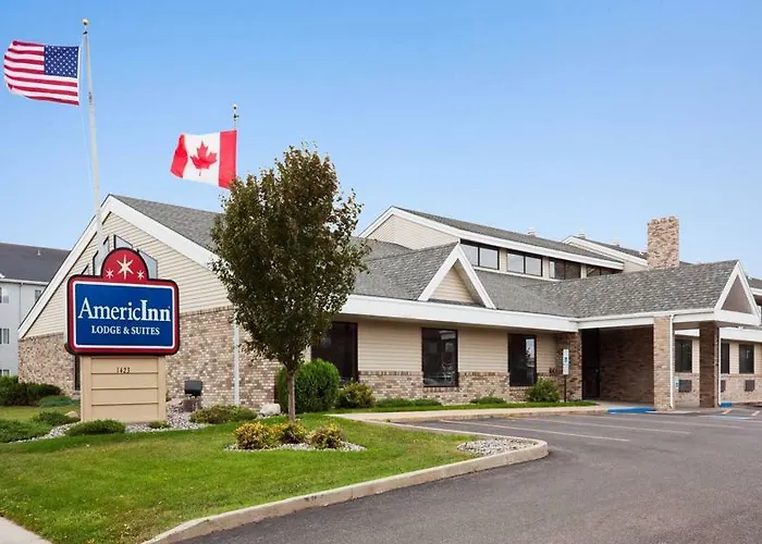 Americinn By Wyndham West Acres Hotel