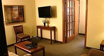 Americinn By Wyndham West Acres Hotel